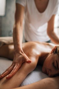 Os-Beneficios-da-Massagem-a-Quatro-Maos2 Os Benefícios da Massagem a Quatro Mãos